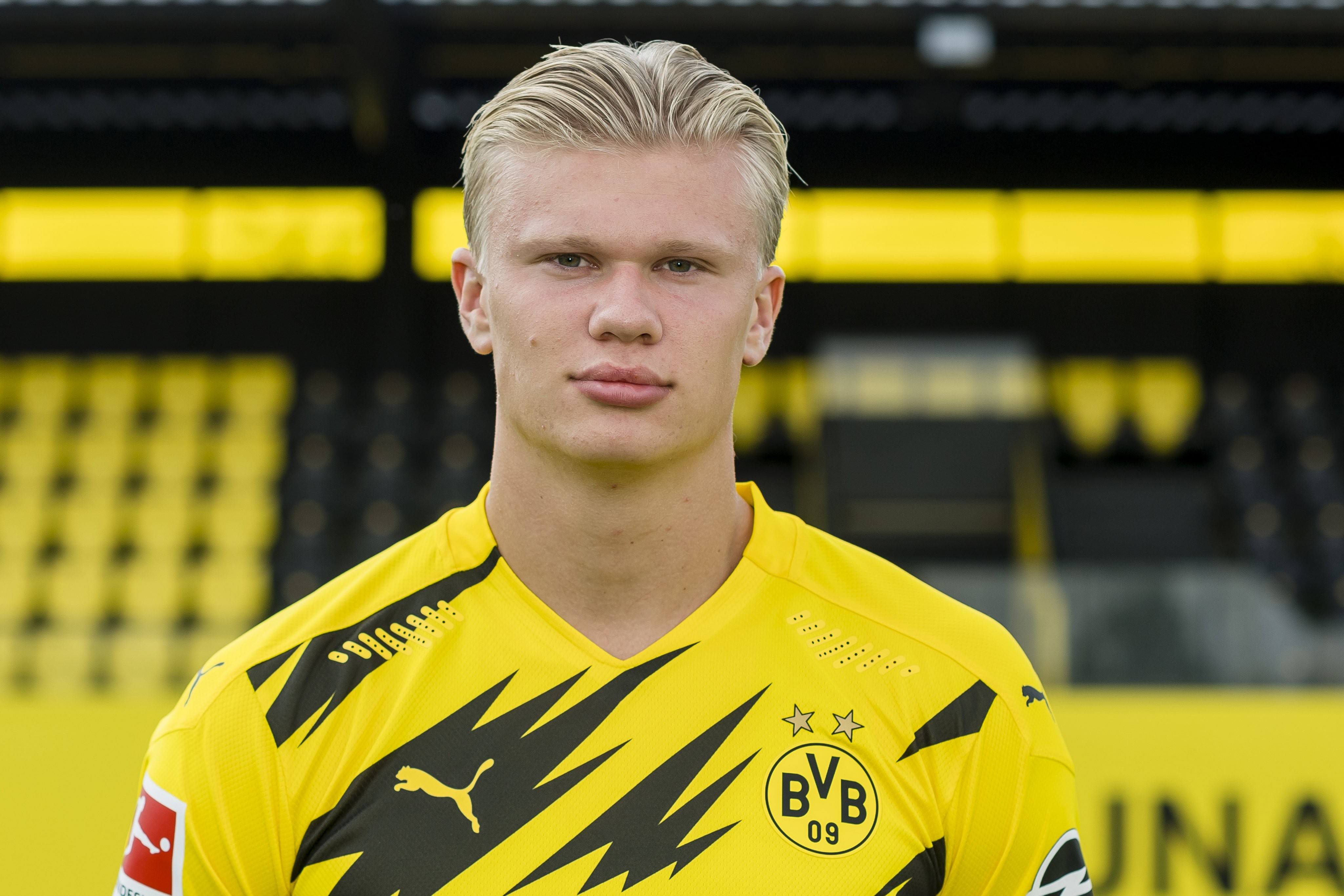 追平C罗创造的纪录，姆巴佩社媒发文向C罗致敬，后者回复（姆巴佩追平C罗纪录，社媒致敬获C罗亲自回应）