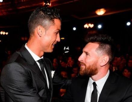 谢文能晒与妻子参观伯纳乌照片：再一次回来有了不一样的感觉（谢文能携妻重游伯纳乌晒照：再回此地感受已不同）