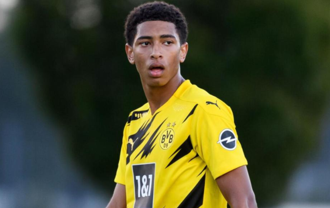 姆巴佩手指骨折不下火线！皇马精神传承者誓死一战 伯纳乌球迷爆发不满