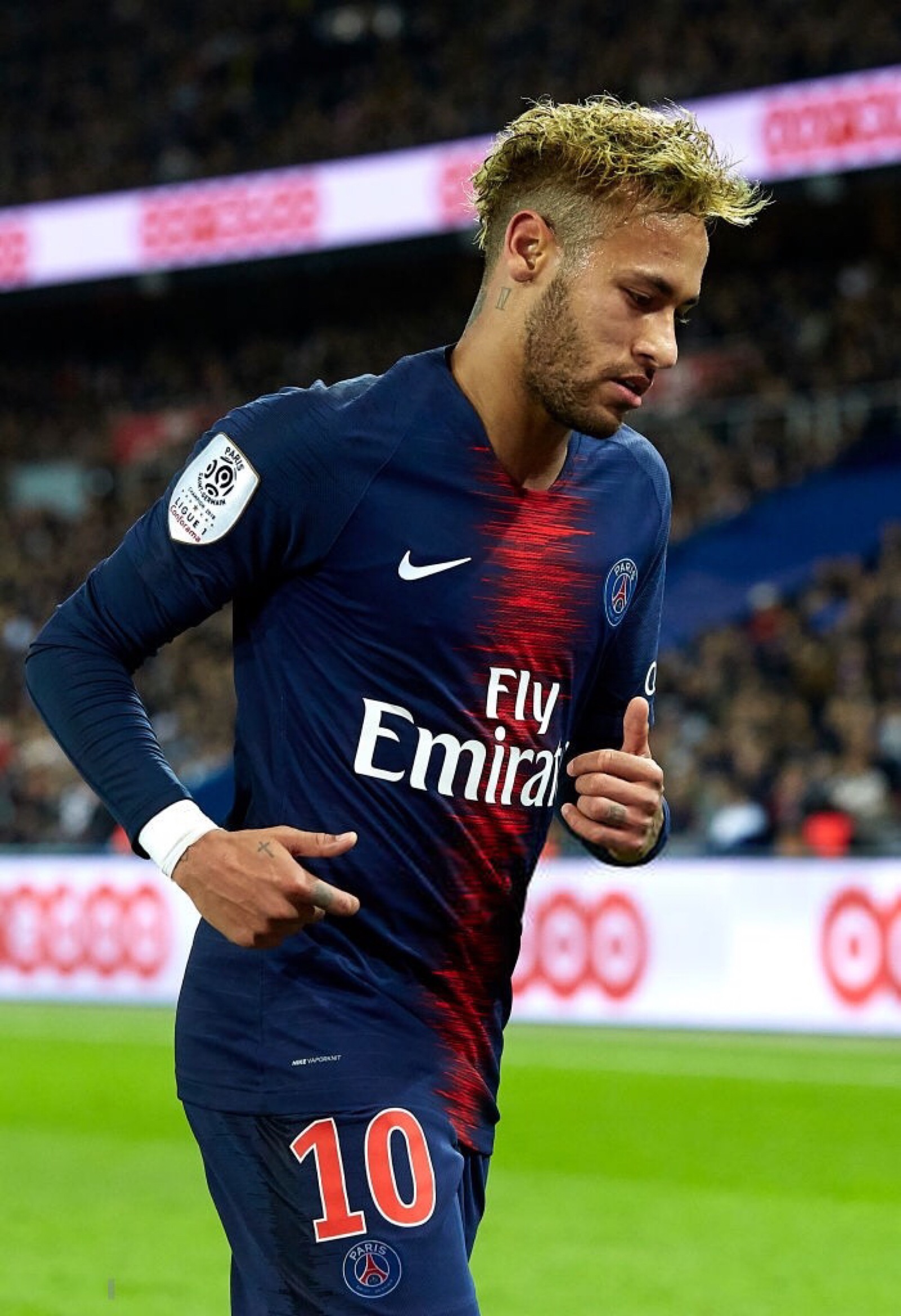 鲍威尔：高诗岩做出了非常好的表率作用 他能够把全队融在一起