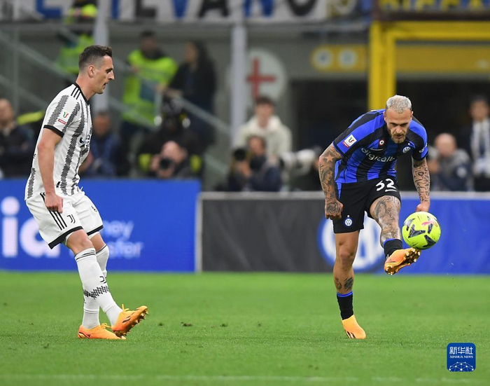 阿尔及利亚7次参加非洲杯5次止步小组赛，两次出线均夺冠（阿尔及利亚非洲杯7次亮相5次小组出局，仅两次晋级皆夺冠）