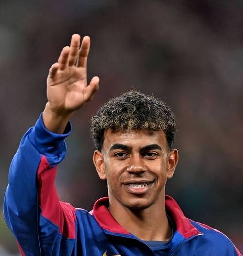 苏超南京主帅：业余球员比赛有6万多人观战，在西班牙见不到