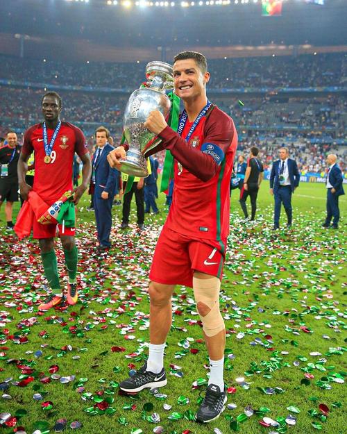 欧联2-3大冷门，西甲劲旅遭保甲球队掀翻，24岁斯塔尼奇三响炮（欧联爆出2-3大冷！西甲劲旅被保甲球队掀翻，24岁斯塔尼奇上演帽子戏法）