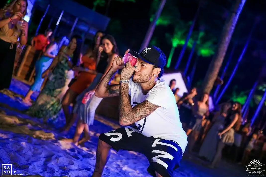 全市场：那不勒斯将格雷茨卡视为中场补强的首选目标（全市场：格雷茨卡成那不勒斯中场补强首选）