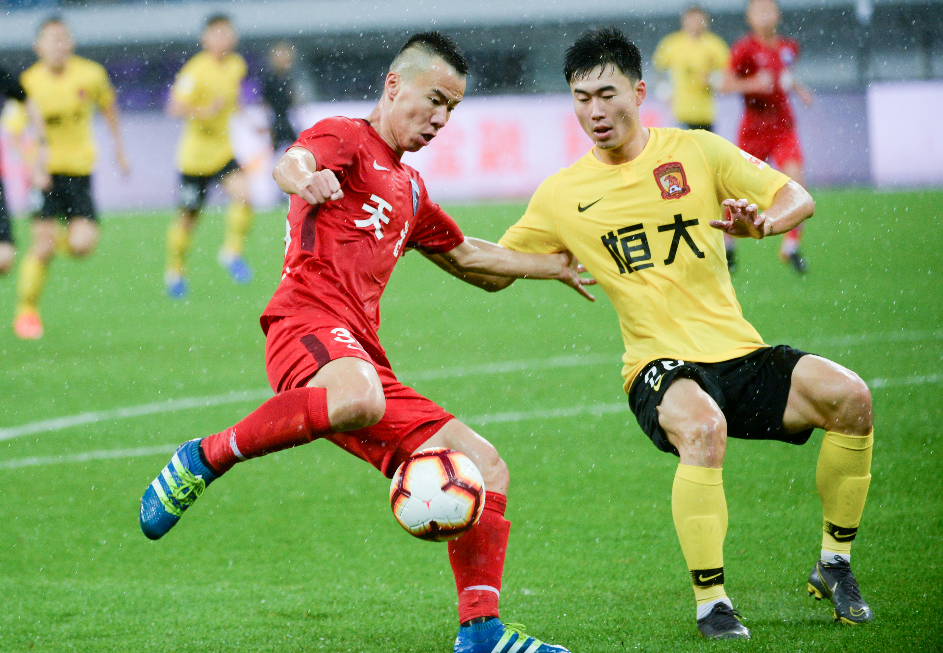 官方：云南玉昆与赵宇豪、徐宏杰完成续约