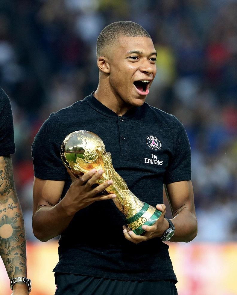 前教练：萨内性格非常敏感，纳格尔斯曼不应该公开说他