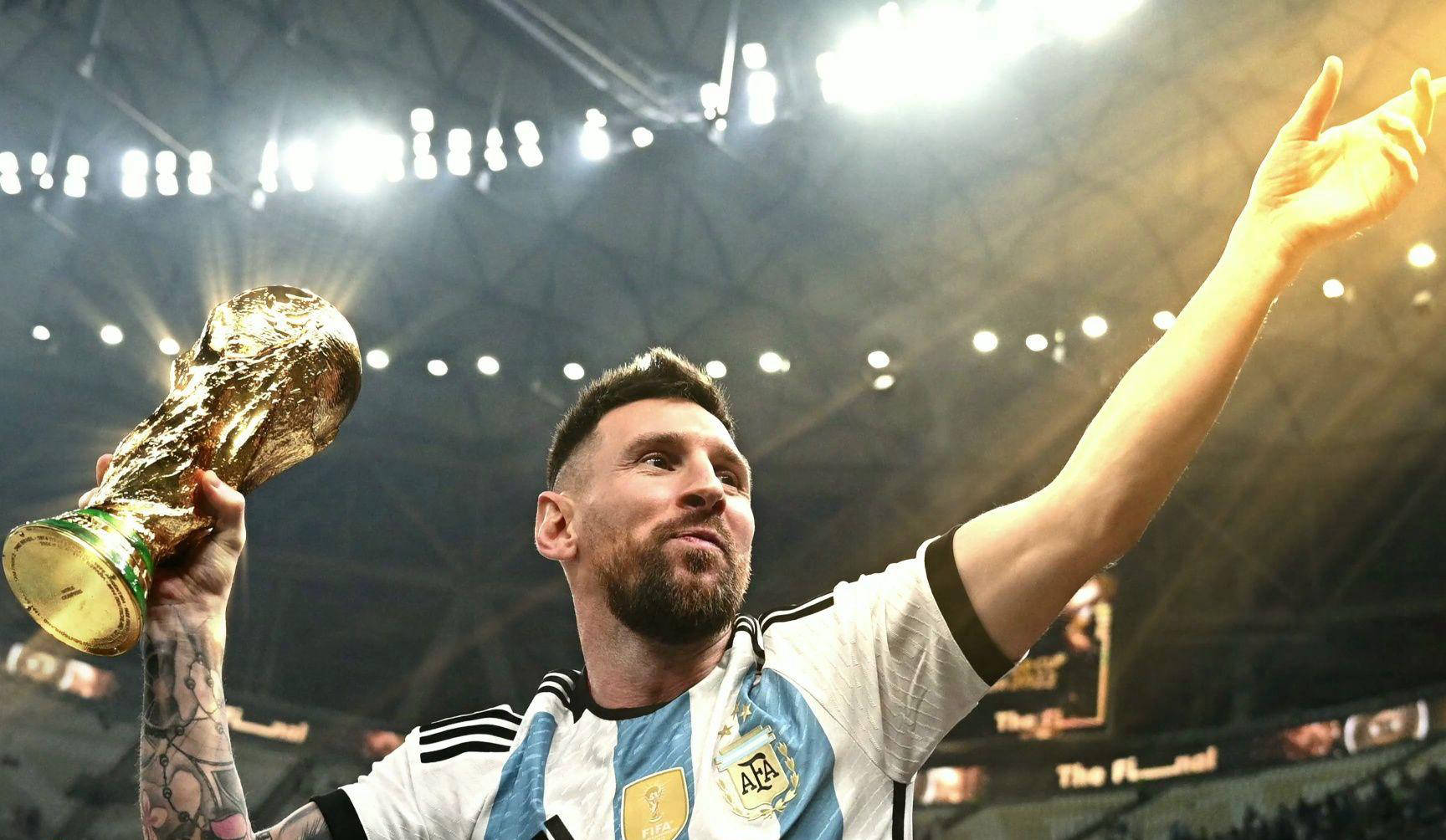 前锋关键时刻破门，球队士气高涨