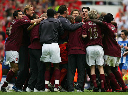 中超比赛精彩回放：上海海港绝杀瞬间,