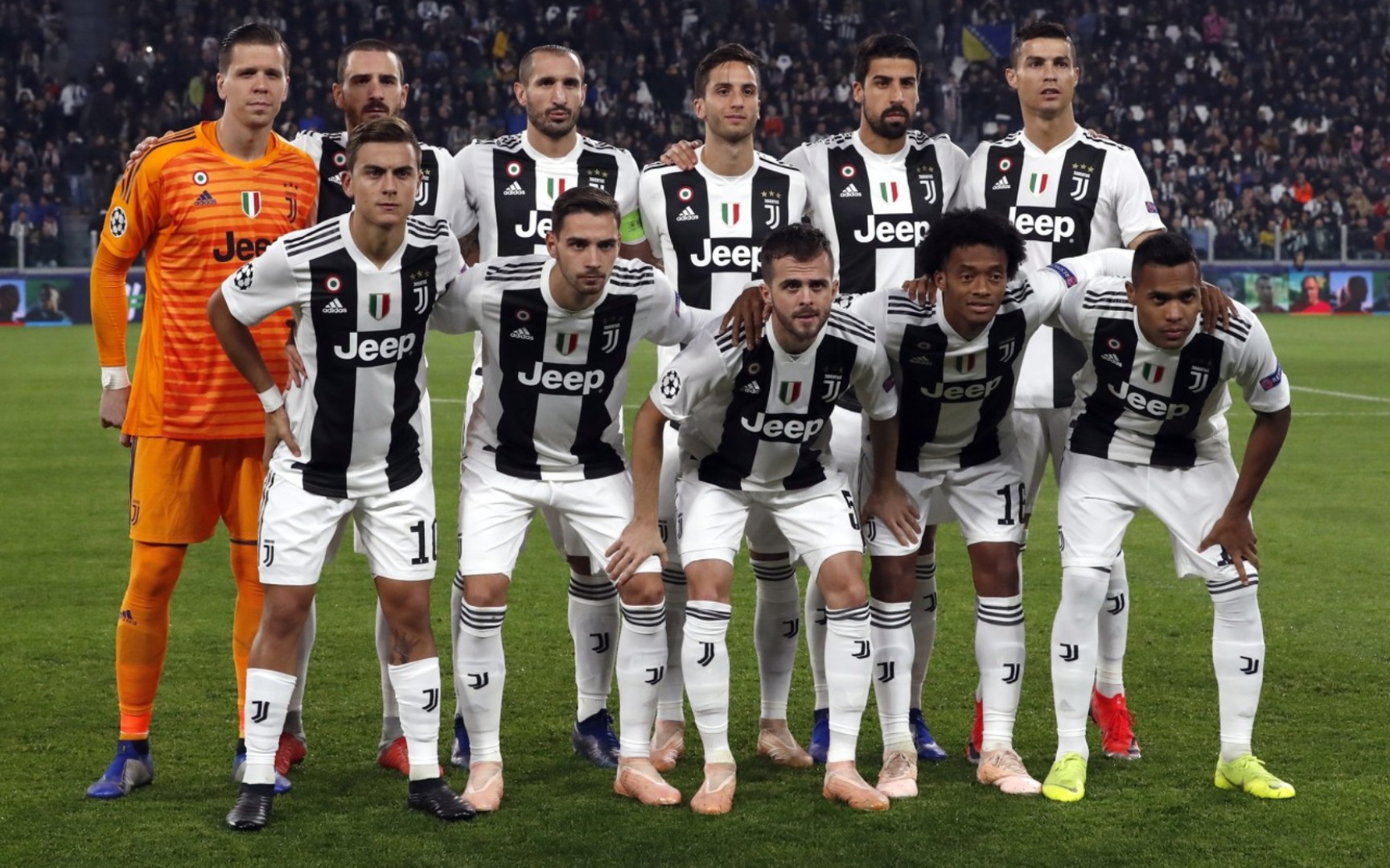 挣扎的蓝衣军团！意大利无缘直通世界杯，连续三届进入附加赛（蓝衣军团再陷困局：意大利无缘直通世界杯，连三届靠附加赛）