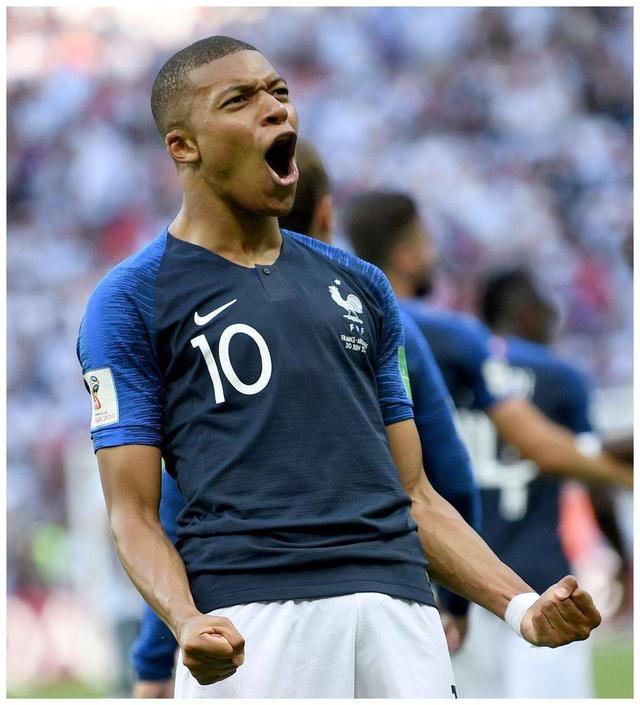 苏超创全国多个标志性第一次：央视转播、启用VAR、名哨执法