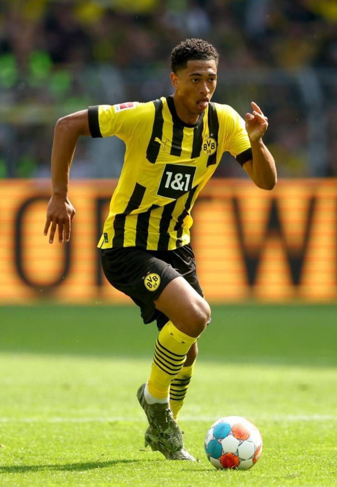 曾被切尔西青训抛弃! 卫报：赖斯势头正盛，前教练称他能竞争金球（从切尔西青训被淘汰到高光时刻：卫报称赖斯状态火热，前教练看好他冲击金球奖）