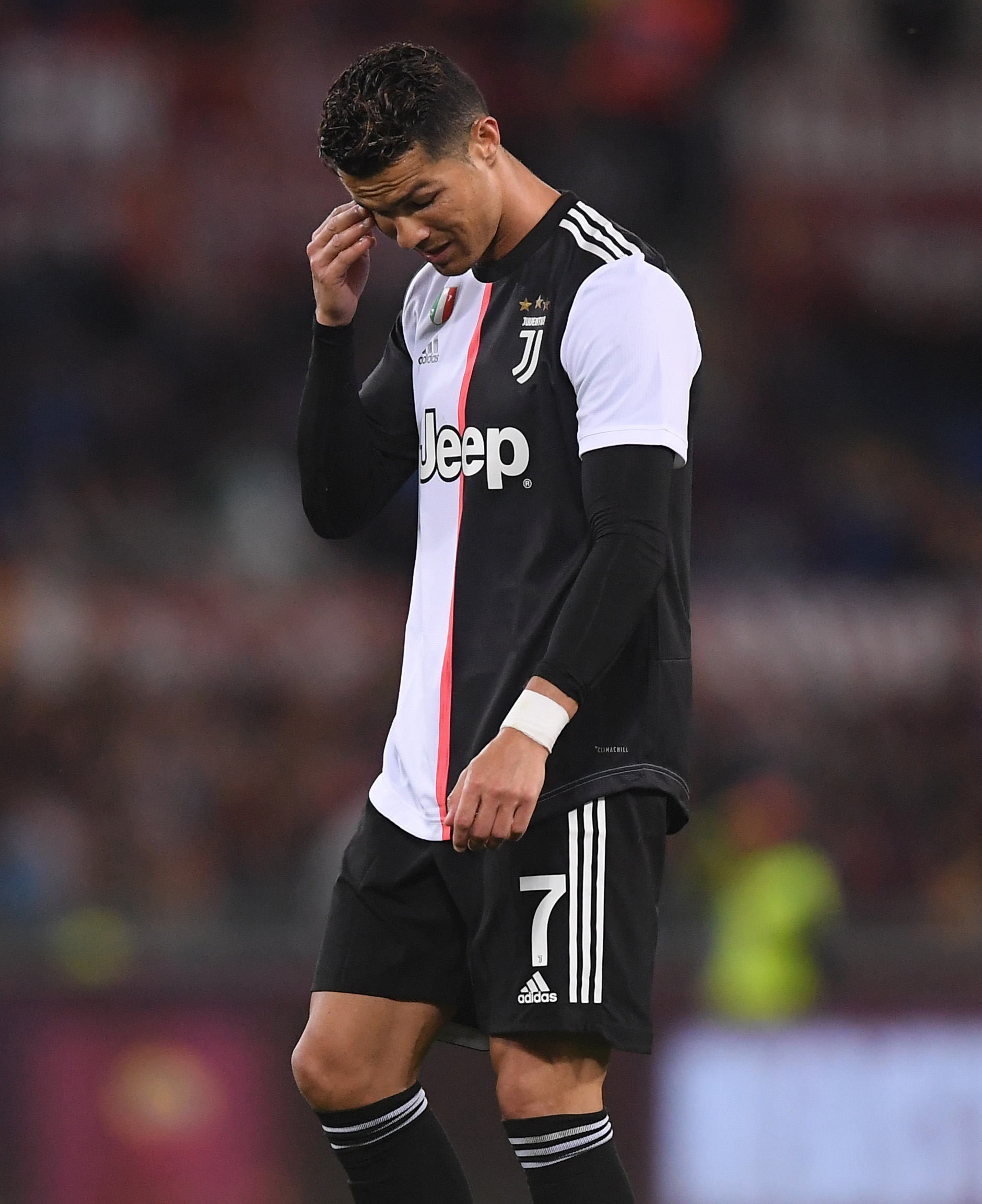 意甲媒体热议：米兰前锋希门尼斯未来扑朔迷离，媒体坚称他将离开而经纪人否认！