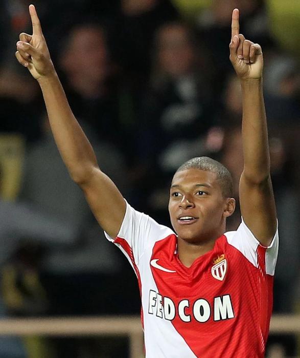 曼城绝境求生 热刺难续曼市双雄＂克星＂神话（曼城逆境突围，热刺难再续曼市双雄克星神话）